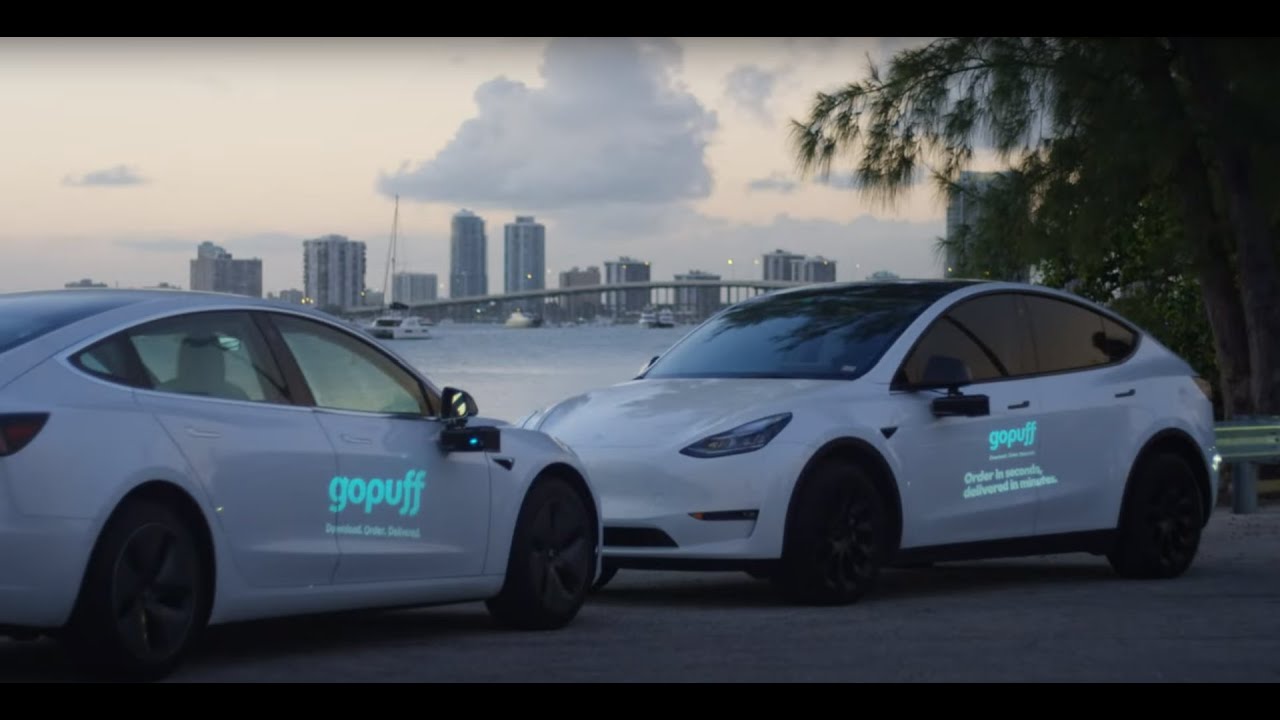 Campaign demo &mdash; vehicle-mounted display projecting an ad while driving